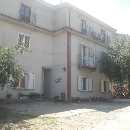 Bed & Breakfast Sa Funtana Cardedu